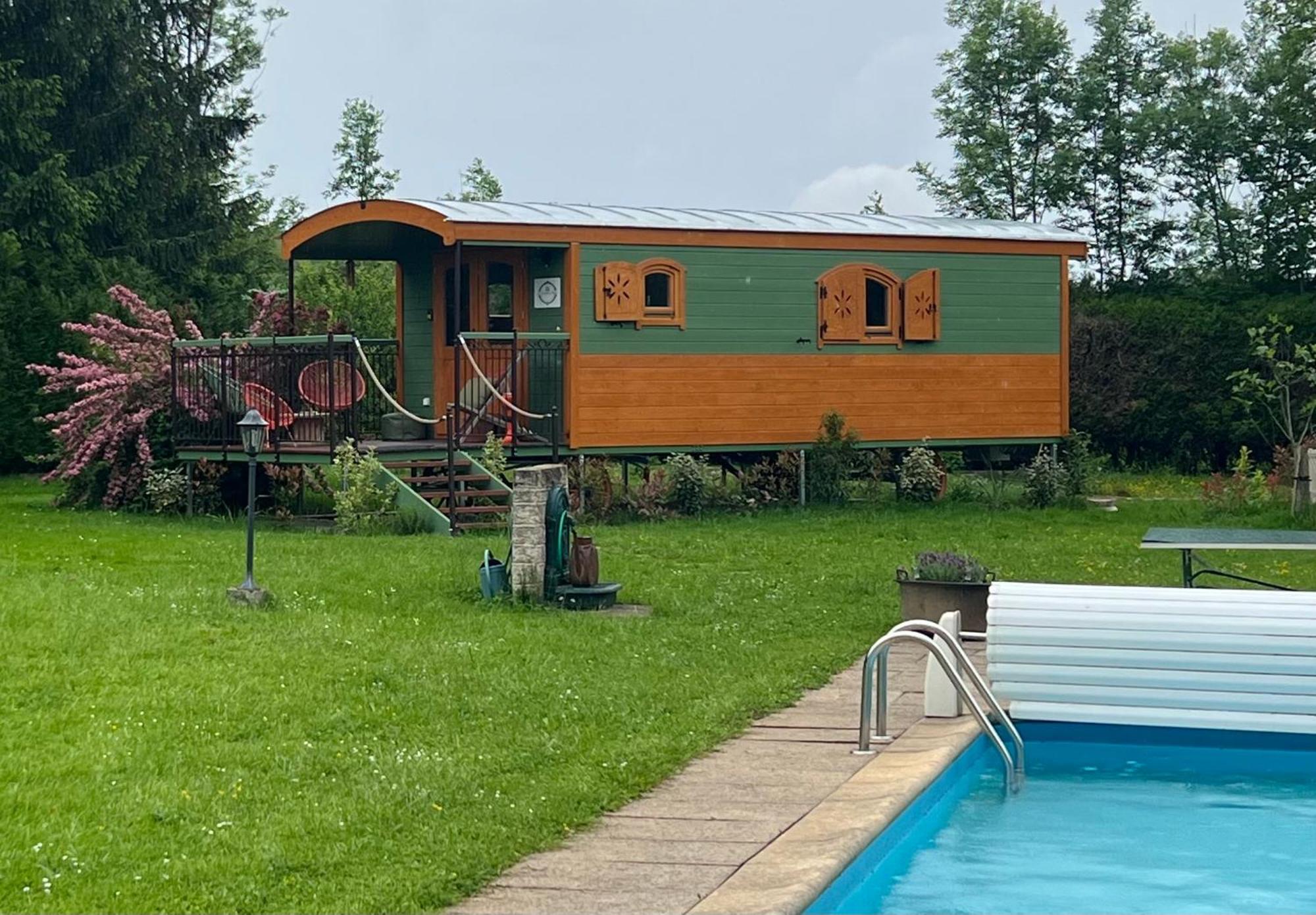 Bed and Breakfast La Roulotte Deluxe De Malpas Quingey Zewnętrze zdjęcie