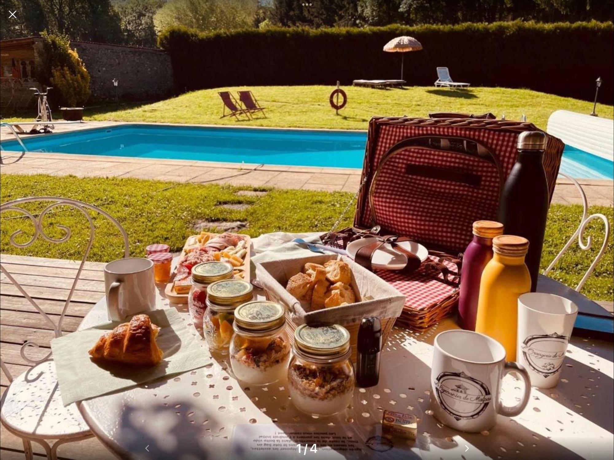 Bed and Breakfast La Roulotte Deluxe De Malpas Quingey Zewnętrze zdjęcie