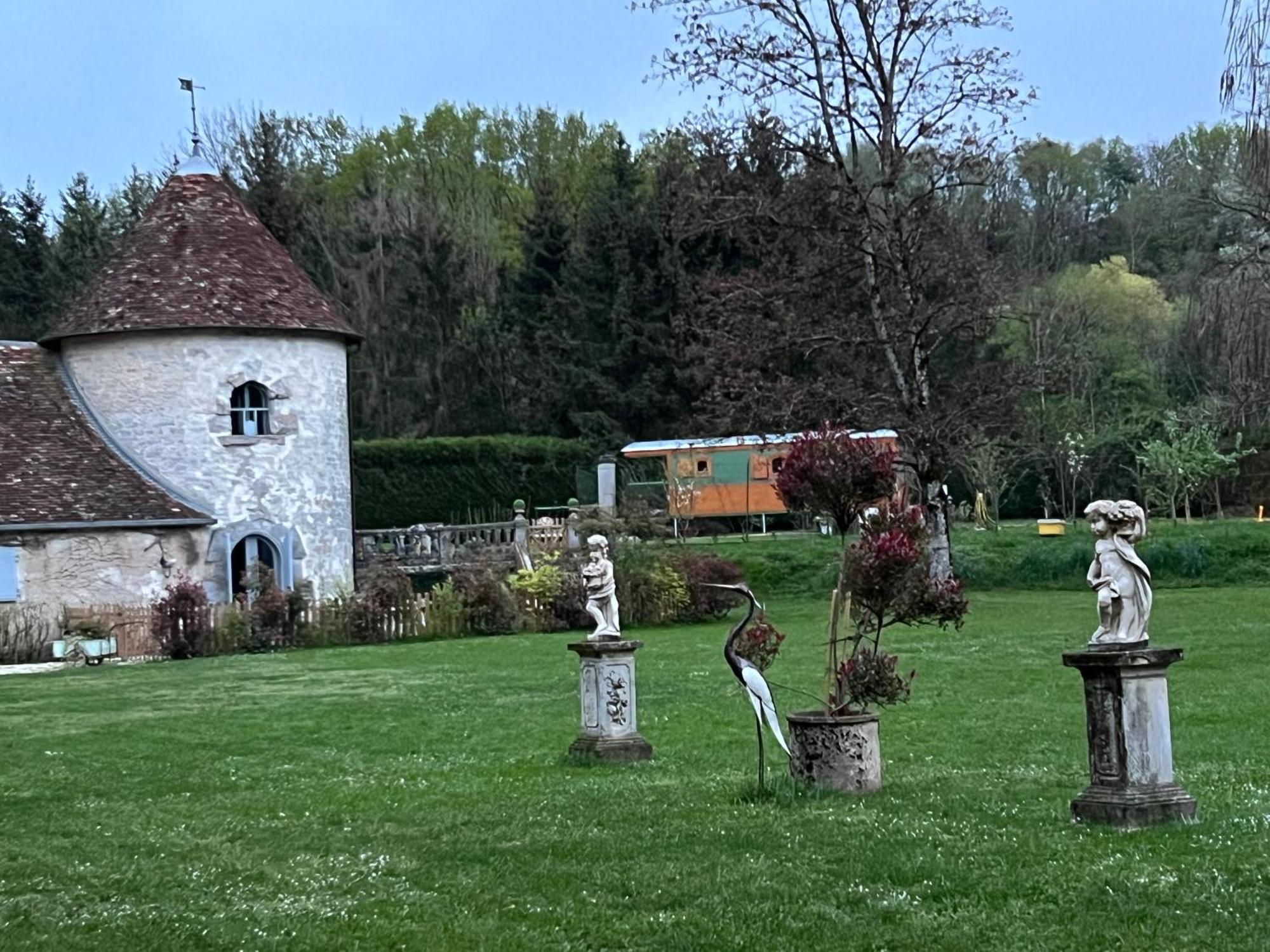 Bed and Breakfast La Roulotte Deluxe De Malpas Quingey Zewnętrze zdjęcie