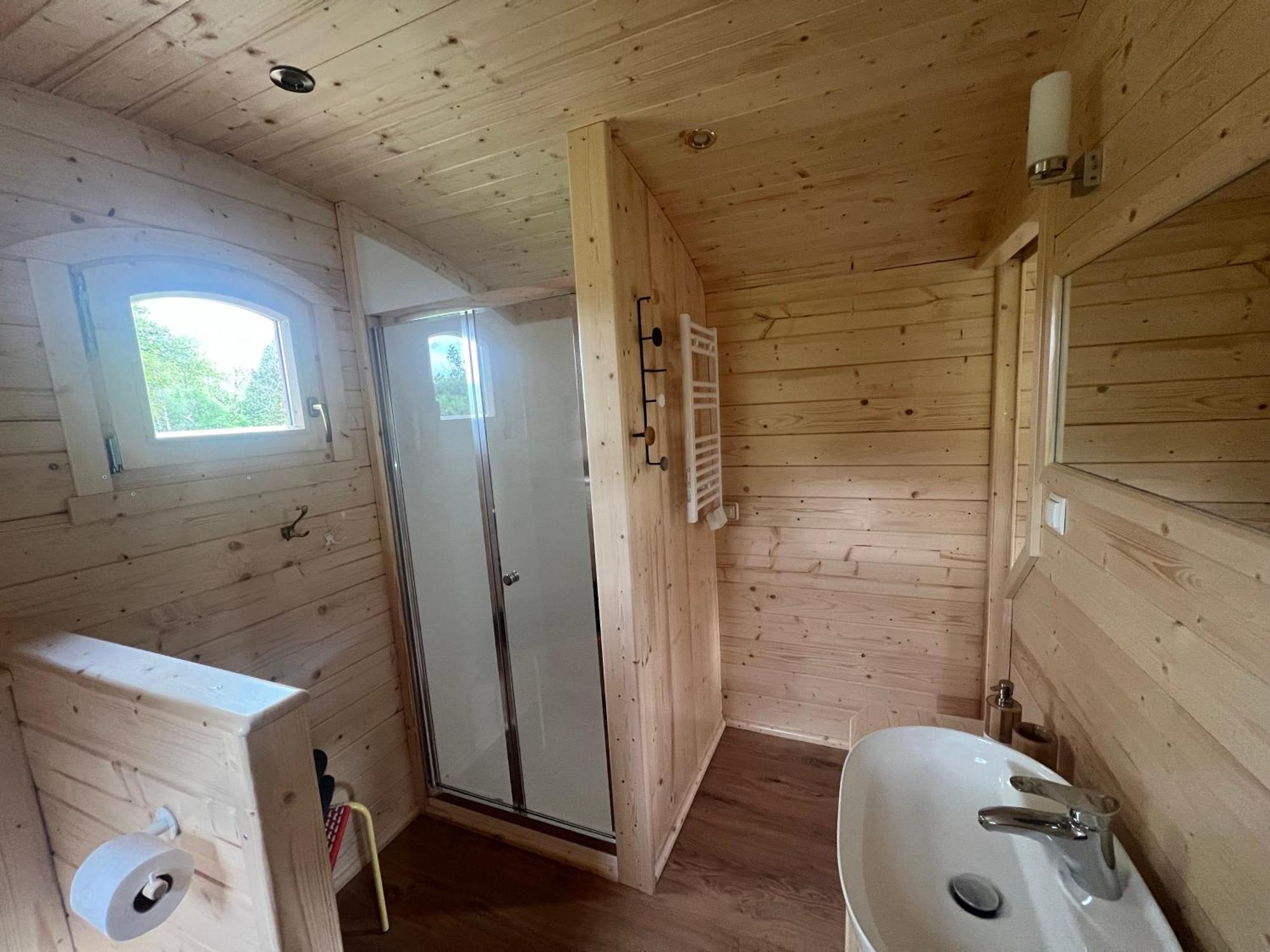 Bed and Breakfast La Roulotte Deluxe De Malpas Quingey Zewnętrze zdjęcie