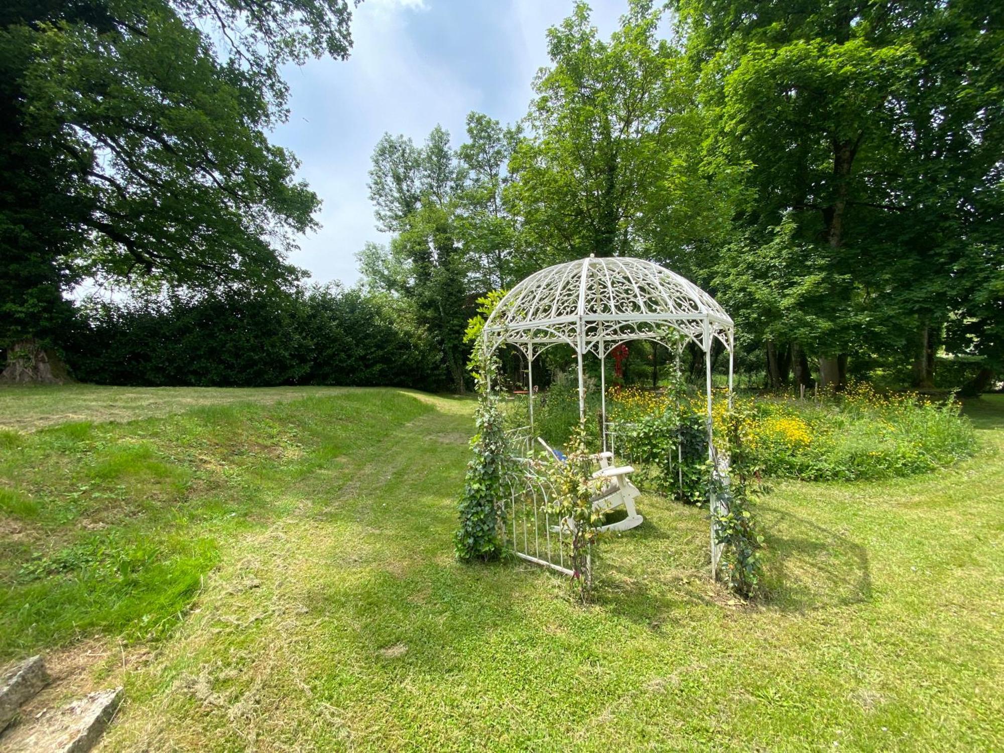 Bed and Breakfast La Roulotte Deluxe De Malpas Quingey Zewnętrze zdjęcie