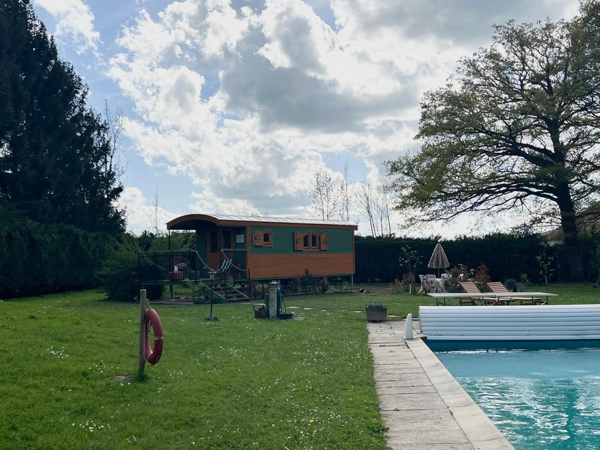Bed and Breakfast La Roulotte Deluxe De Malpas Quingey Zewnętrze zdjęcie