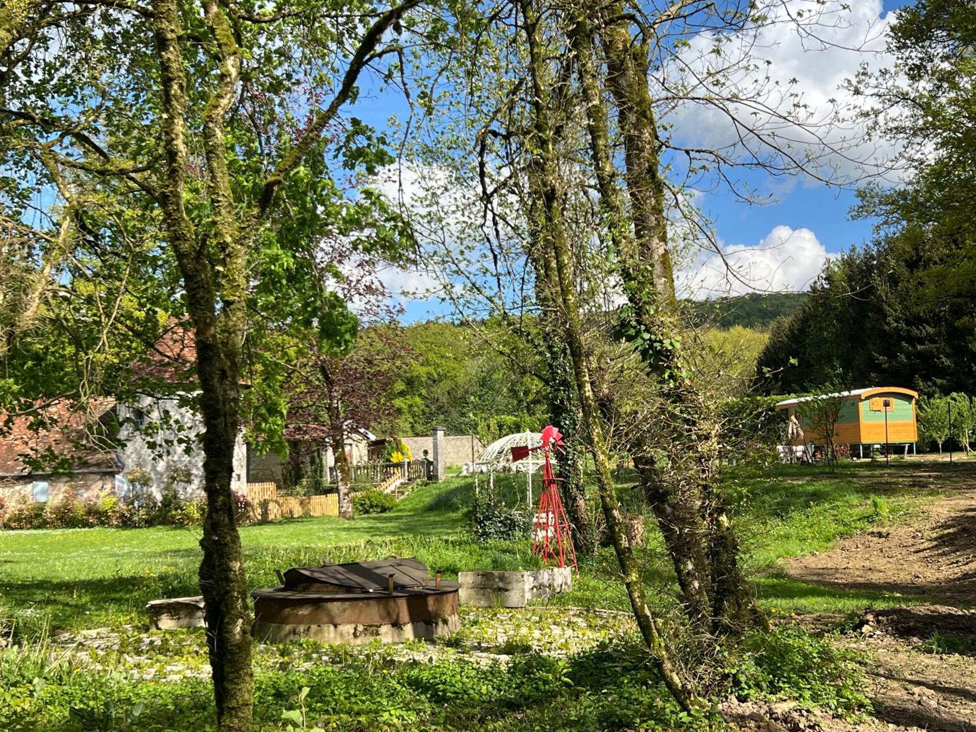 Bed and Breakfast La Roulotte Deluxe De Malpas Quingey Zewnętrze zdjęcie