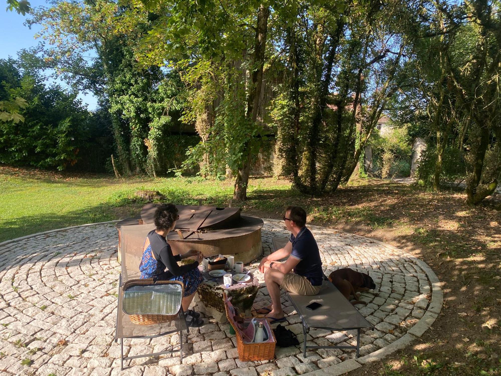 Bed and Breakfast La Roulotte Deluxe De Malpas Quingey Zewnętrze zdjęcie