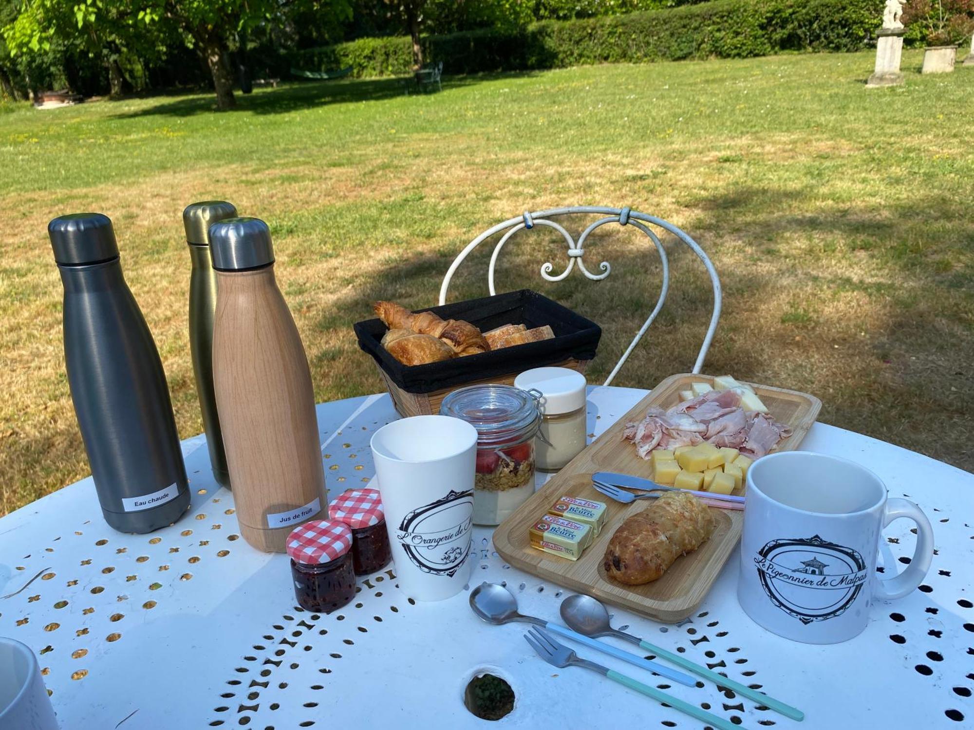 Bed and Breakfast La Roulotte Deluxe De Malpas Quingey Zewnętrze zdjęcie