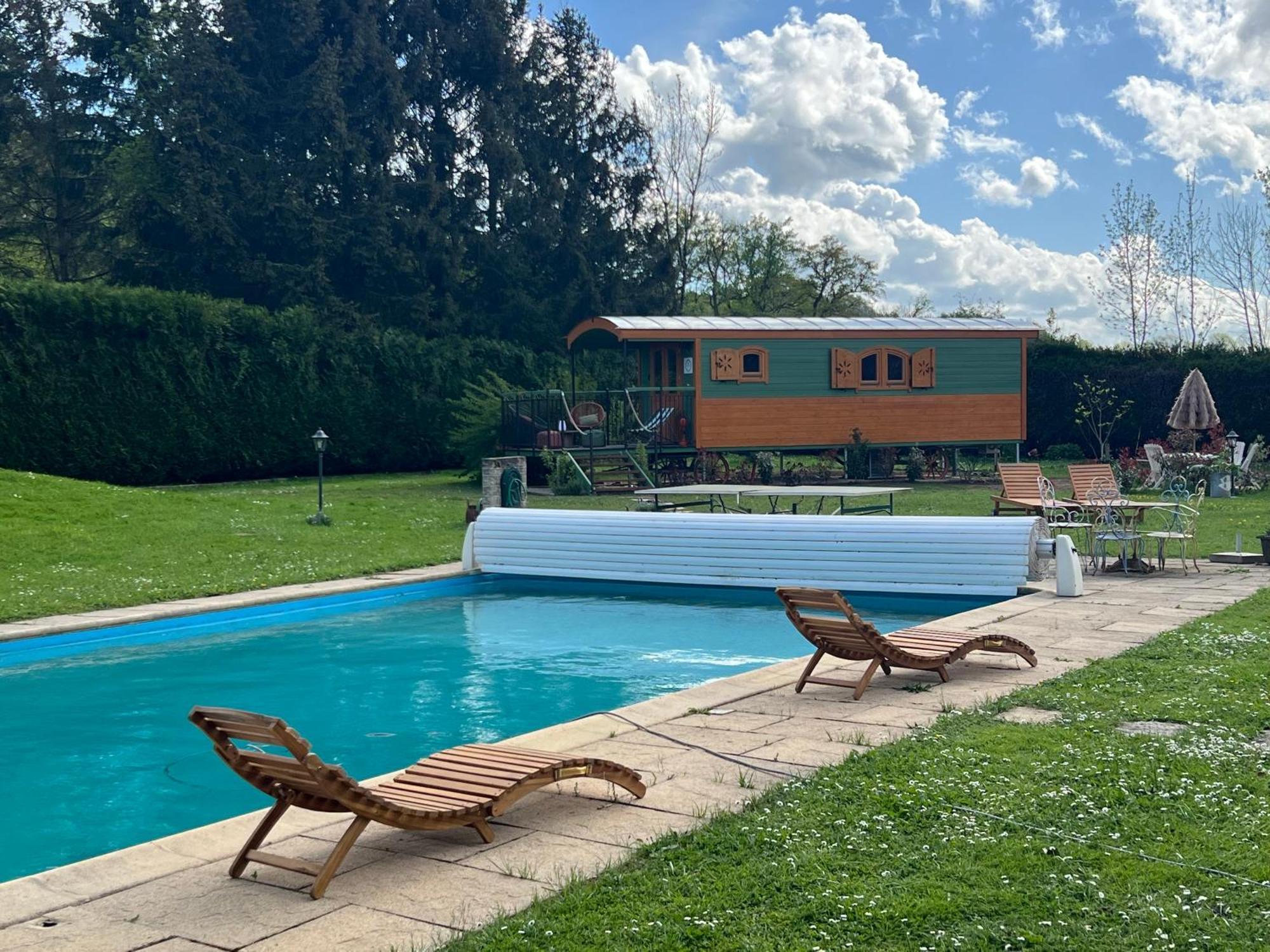 Bed and Breakfast La Roulotte Deluxe De Malpas Quingey Zewnętrze zdjęcie