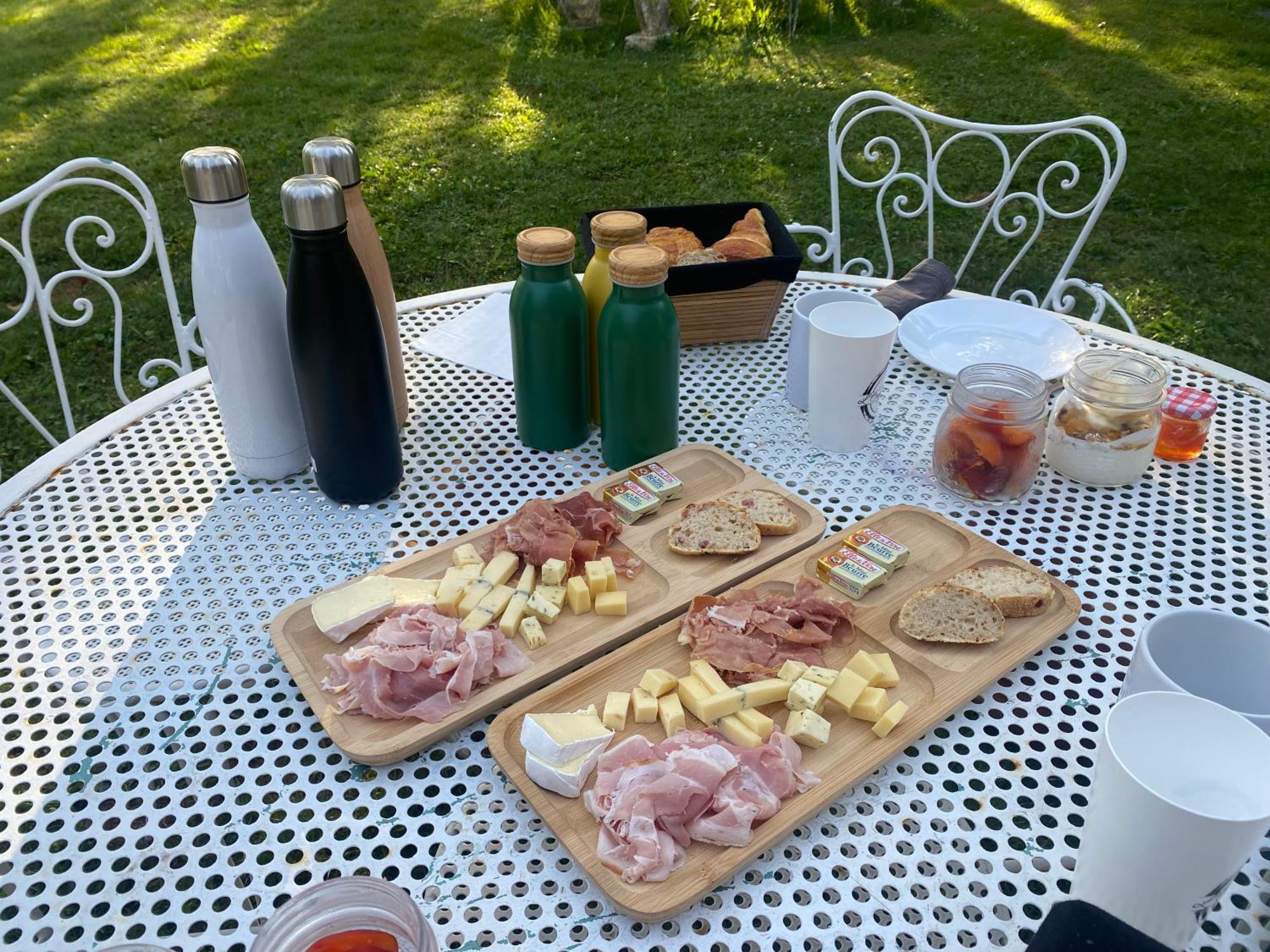 Bed and Breakfast La Roulotte Deluxe De Malpas Quingey Zewnętrze zdjęcie